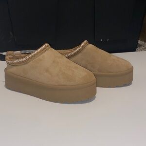 Women’s Tan Platform Slip-On Clog Mules